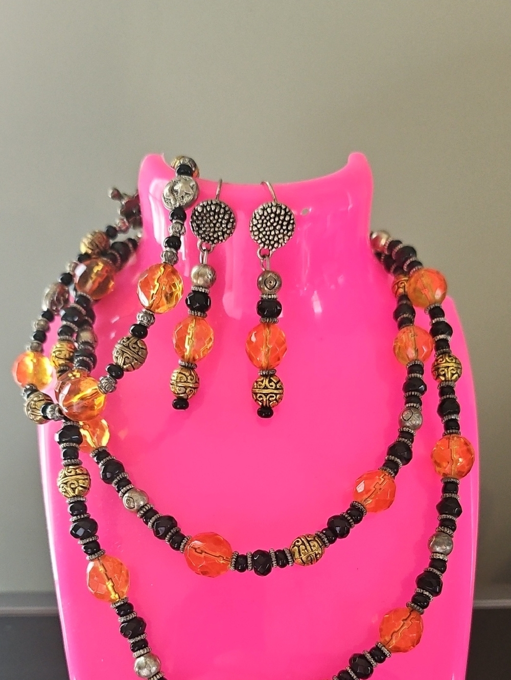 Gorgeous Orange and Black Beaded Necklace, Bracelet & Earring Set